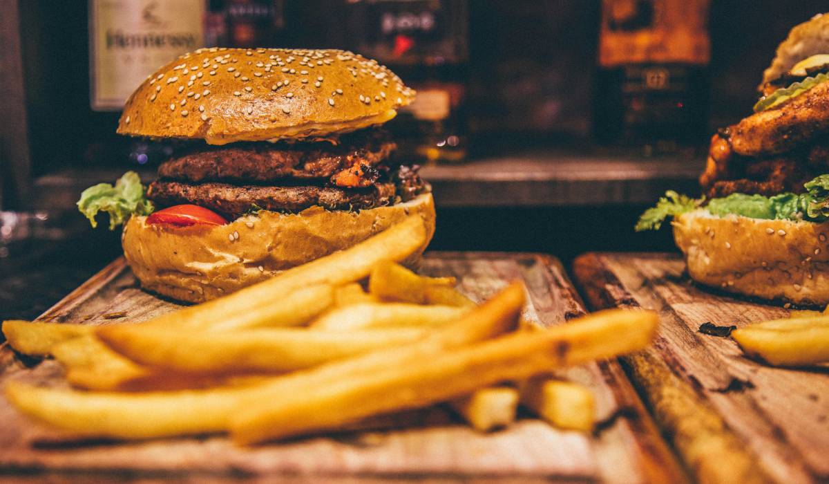 Dia do Hambúrguer: Veja os 7 melhores hambúrgueres dos filmes e séries 1 hamburguer