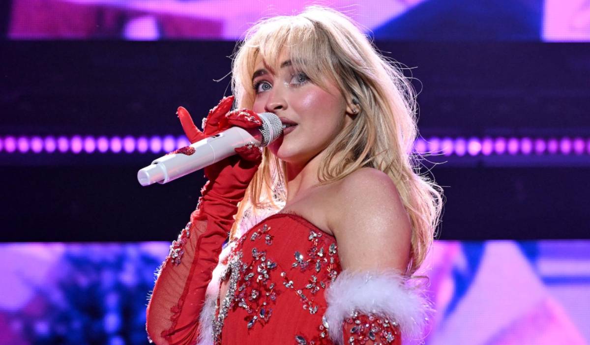 sabrina carpenter mamma mia