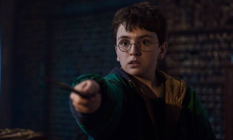 Novo teaser mostra o que esperar da série de Harry Potter antes da estreia 1 harry potter dominic mclaughlin 1