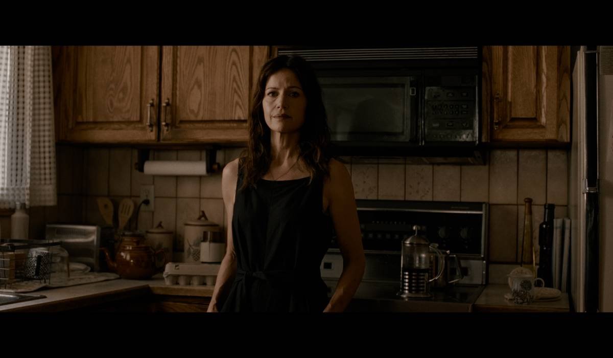 a caixa do demonio carla gugino